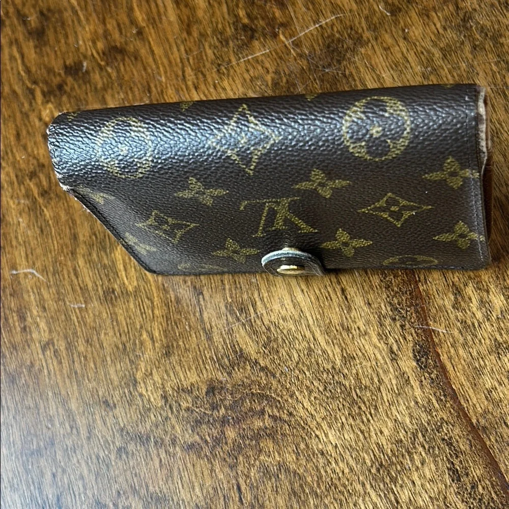 Louis Vuitton Authentic Monogram Wallet